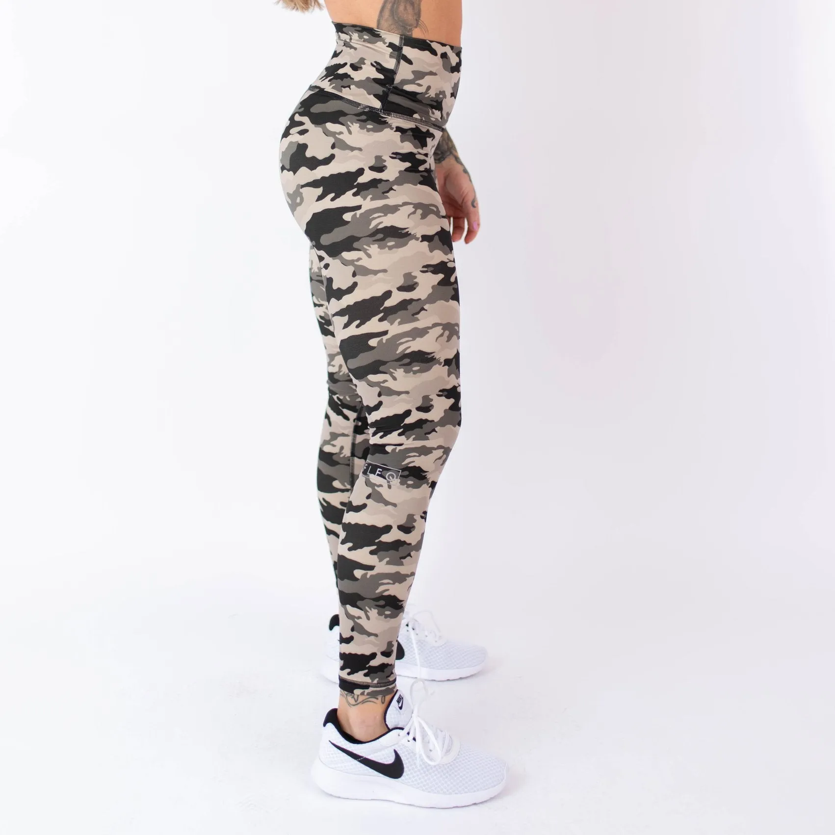 FLEO El Toro 25" Cream Camo Leggings (Bounce)