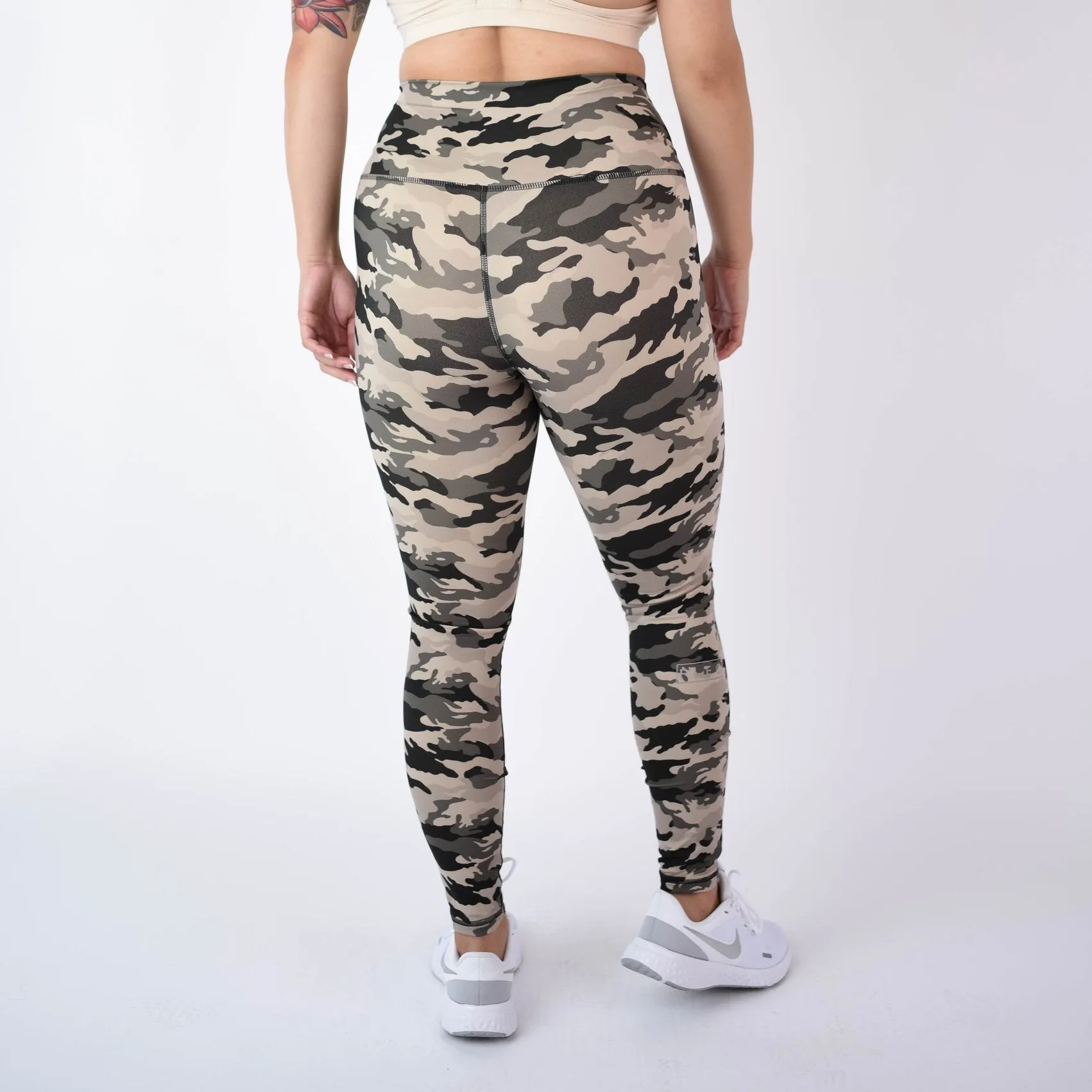 FLEO El Toro 25" Cream Camo Leggings (Bounce)