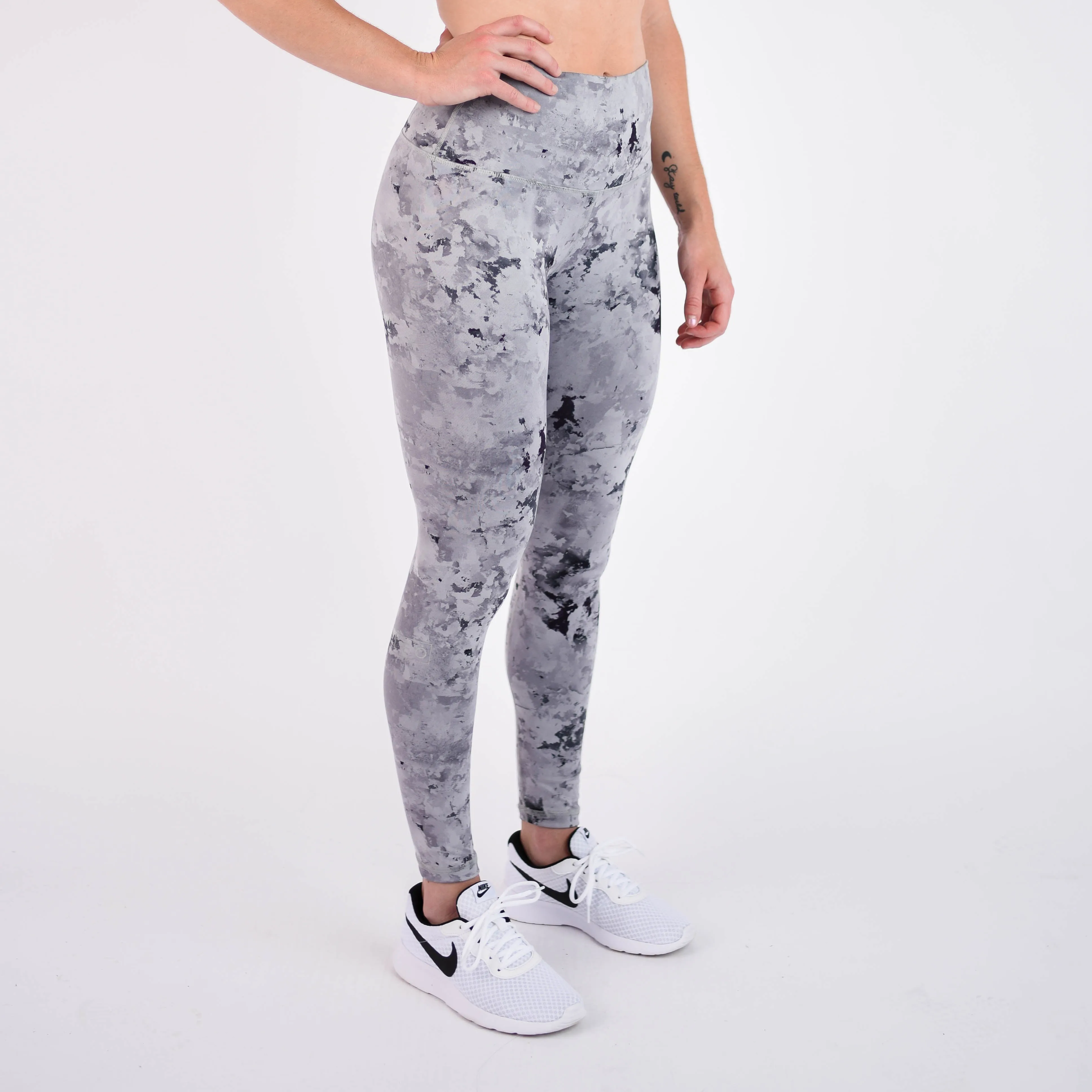 FLEO El Toro 25" Silver Crystal Leggings