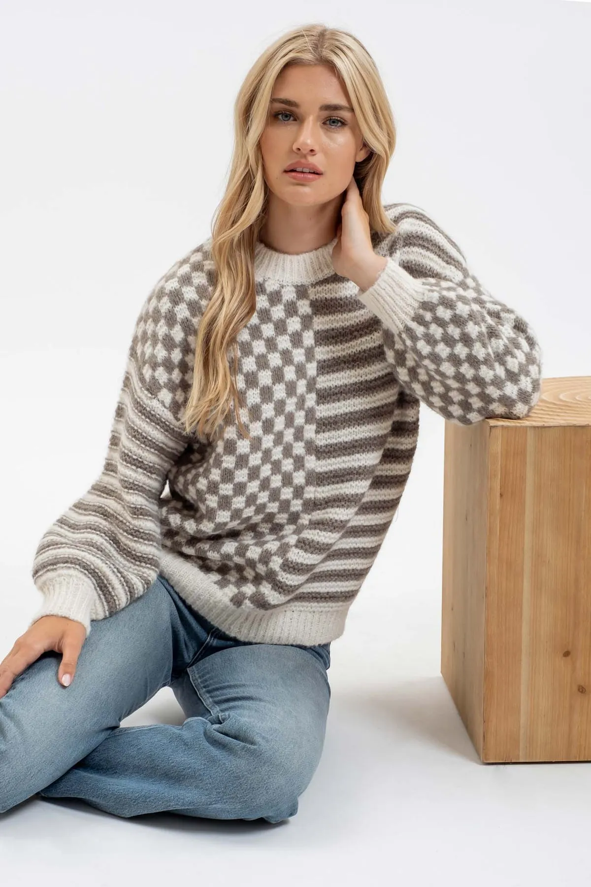 Sharon Round Neck Long Sleeve Checkered Pattern Sweater