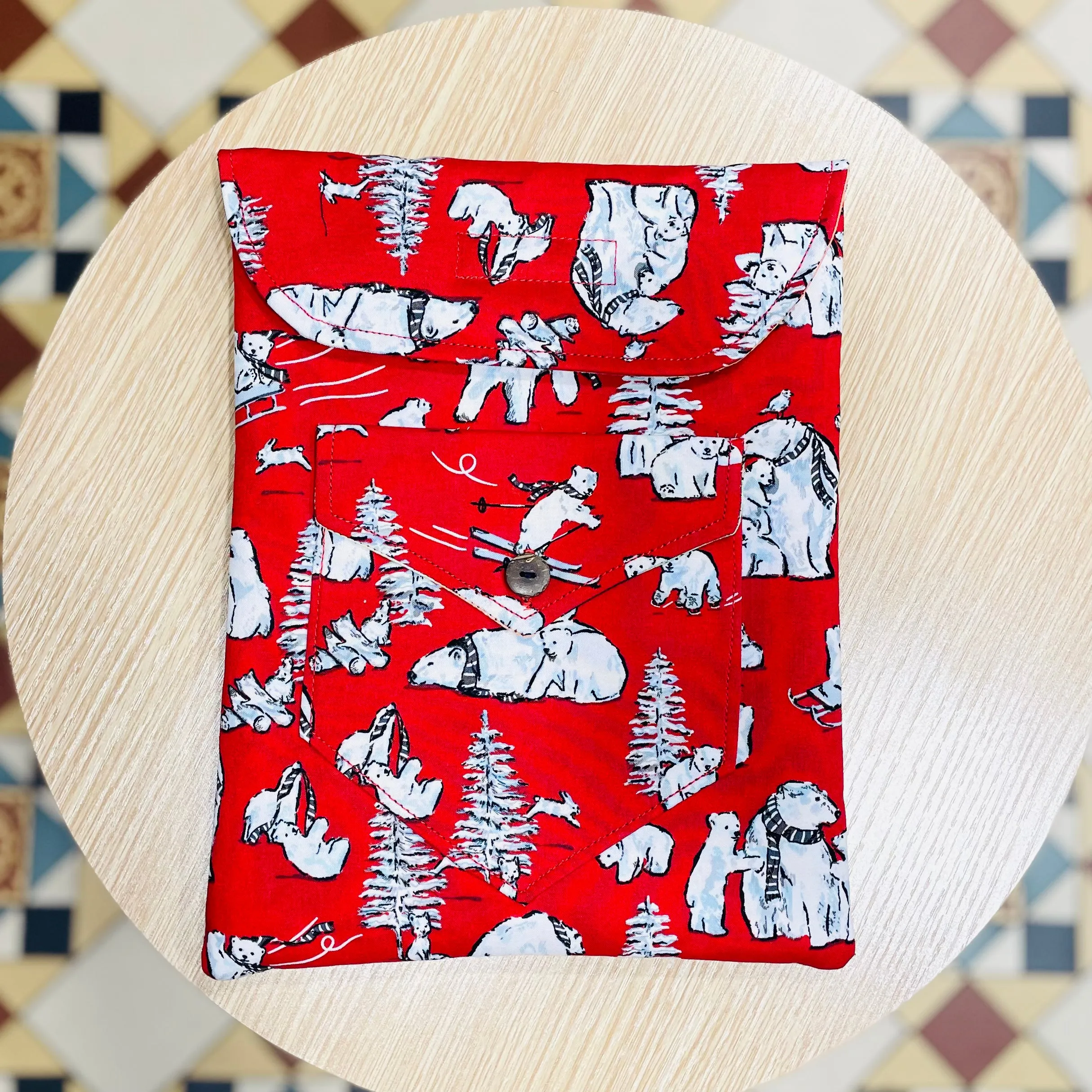 The Polar Bear 🐻‍❄️ 10.5inch BeeKeeper Tablet/iPad Sleeve